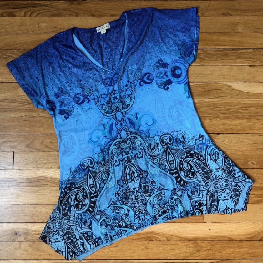 Blue Pattern Sharkbite Hem Top